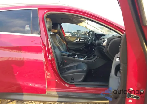 2018 Infiniti Qx30 Luxury z USA, uszkodzony, nr VIN SJKCH5CR7JA060668